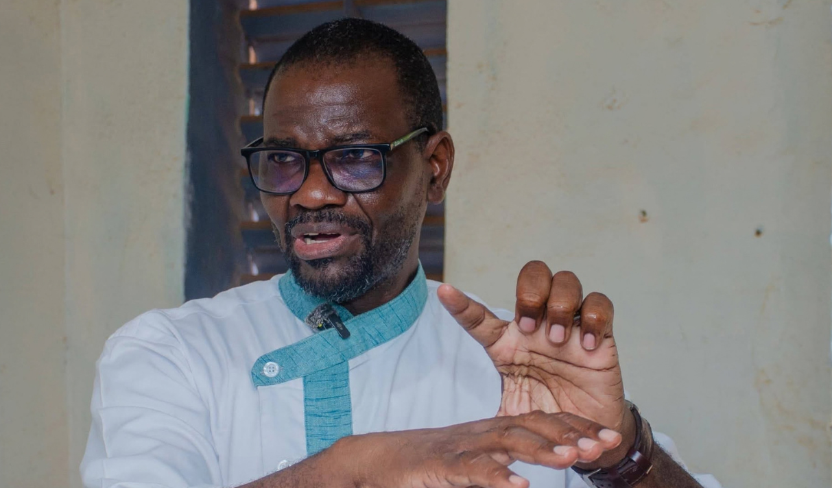 Maître Benjamin COMPAORÉ lors d’une activité gastronomique au Burkina Faso
