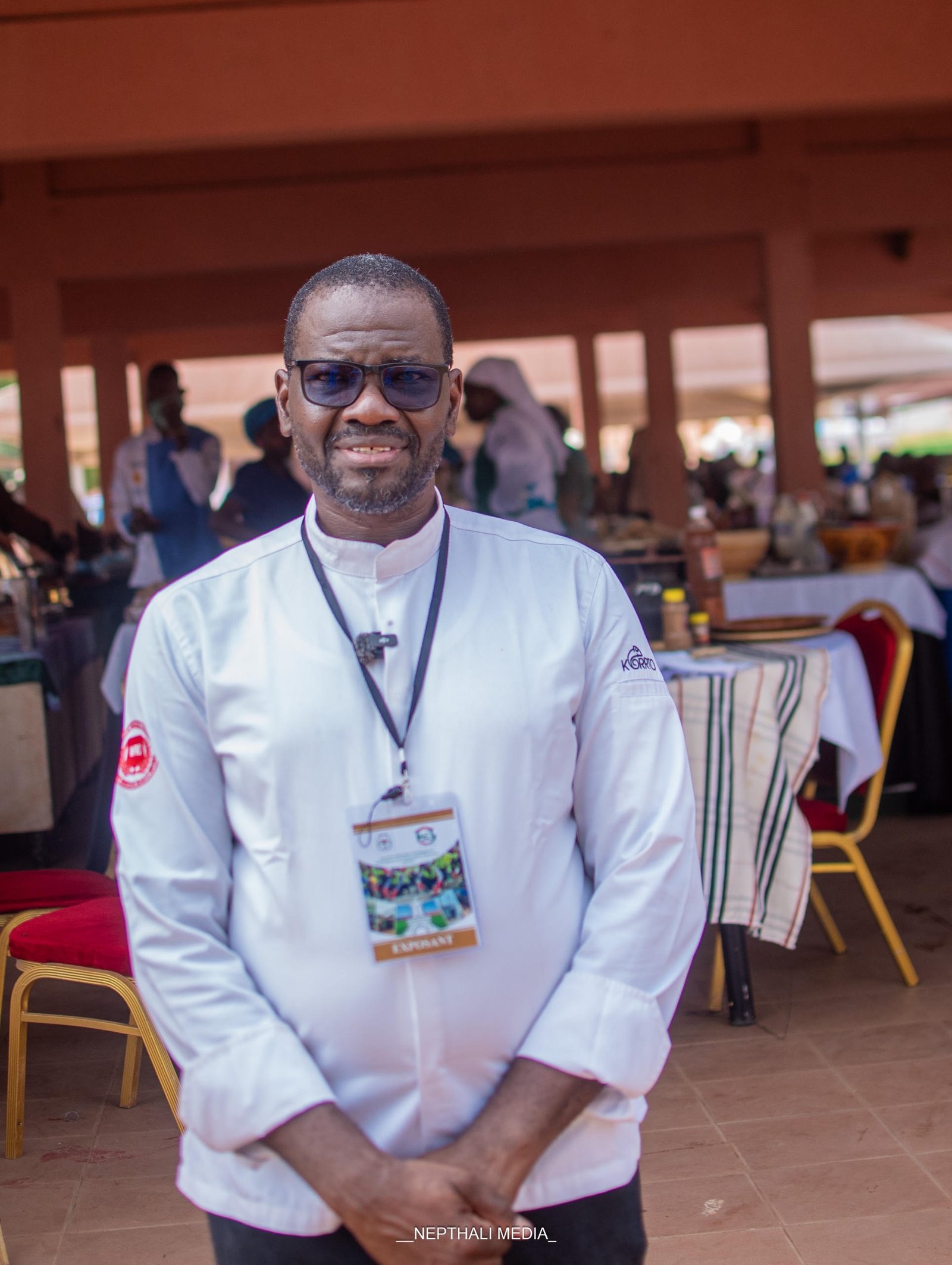 Maître Benjamin Compaoré présentant les savoir-faire de la gastronomie burkinabè au SIAO
