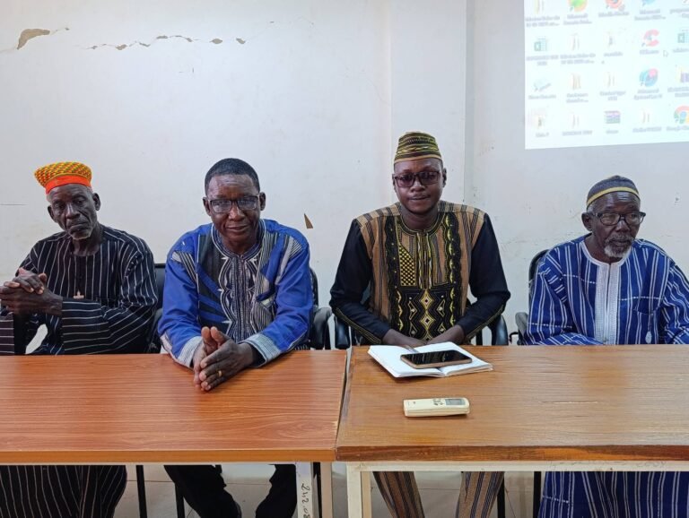 Le Camarade Souleymane Ouédraogo présidant la rencontre sur le blanchiment de capitaux à Ouahigouya.