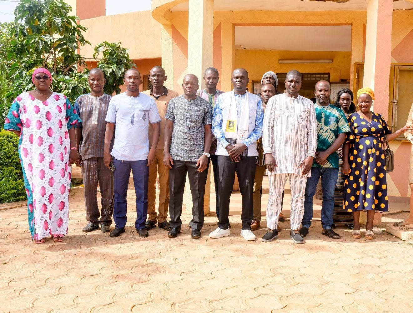 Photo de famille des participants à la formation sur la lutte contre le blanchiment à Koudougou.
