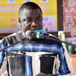 Le Gouverneur Yiyé Abraham SOMDO prononçant le discours de lancement de la tournée de la SNC.
